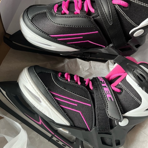 NIB skates - Picture 3 of 5